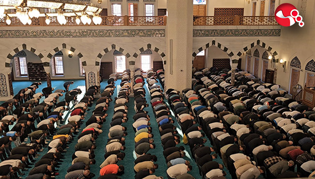 Bayram namazı kılındı