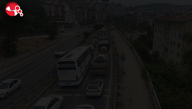 Uzun araç kuyrukları oluştu