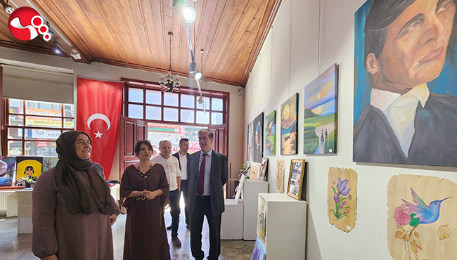 Yıl sonu resim sergisi açıldı