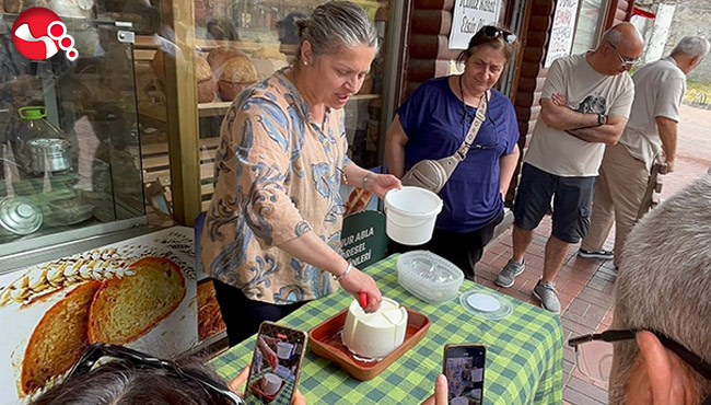 Karaelmas Ekspresi Yolcuları Zonguldak’ın Yöresel Lezzetlerini tattı
