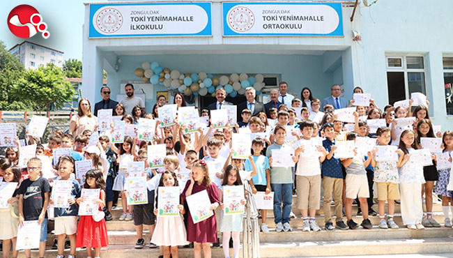 Vali Hacıbektaşoğlu öğrencilere karnelerini verdi