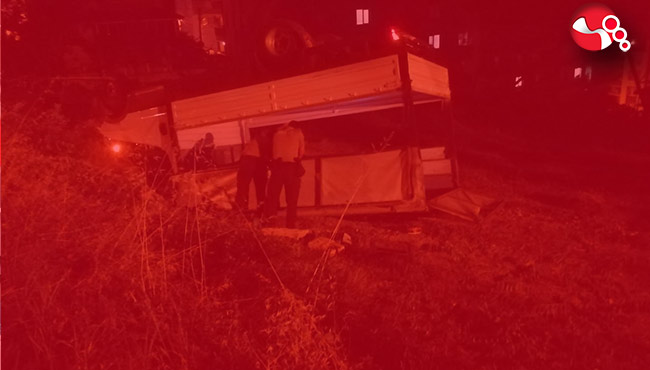 Kamyonet takla attı