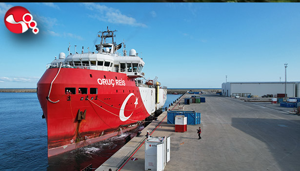 Oruç Reis'in limana gelişi havadan görüntülendi