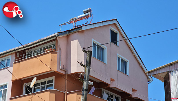 Eşini bıçaklayarak öldürdü