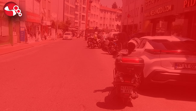 Motokurye yayaya çarptı!