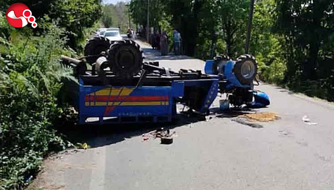 Tarım aracıyla otomobil çarpıştı!