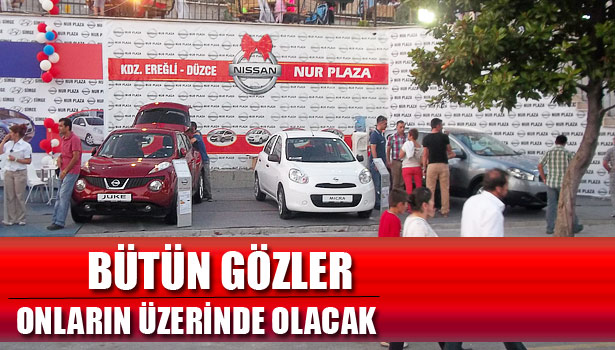 EN GÜZEL MODELLER, OTOMOBİL STANTLARINDA