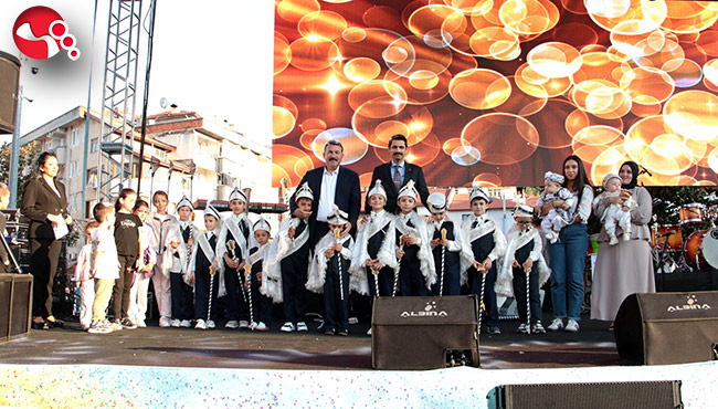 Sünnet şöleninde doyasıya eğlendiler…