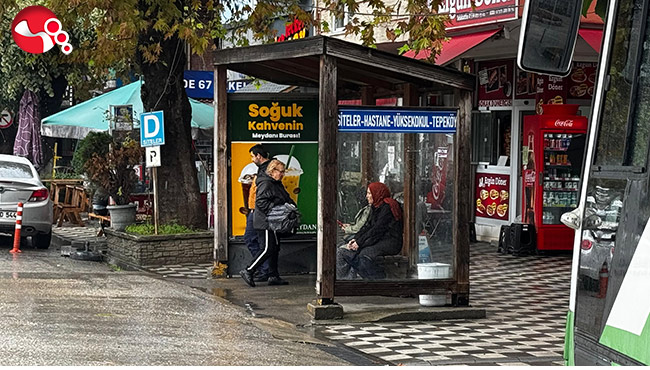 Duraklarda saat çizelgesi eksikliği tepki çekti
