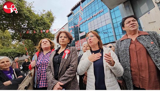 CHP Merkez İlçe Kadın Kolları yöneticileri görevlerinden istifa etti