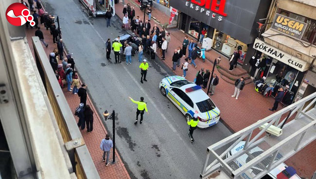 Motosiklet, yayaya çarptı!