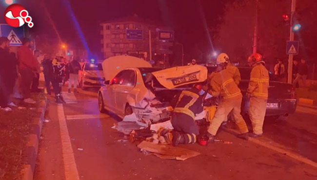 Kırmızı ışıkta çarptı,kaçtı