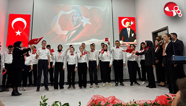 ÖZEL ÖĞRENCİLER VE ÜNİVERSİTE GENÇLİĞİNDE 102. YIL COŞKUSU!...