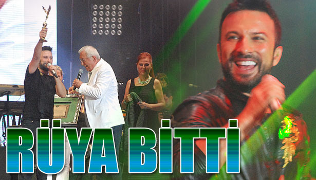 TARKAN'A "SEVGİ, BARIŞ DOSTLUK" ÖDÜLÜ