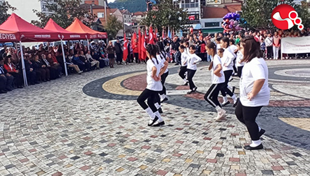 Devrek'te Cumhuriyetimizin 102. yılı kutlandı