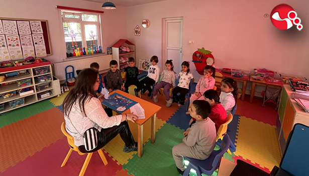 Bu kez Ömerli İsmail Canbaz İlkokulu'ndaydılar...