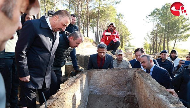 Tios Antik Kenti'nde bulunan Roma Dönemi lahitleri törenle açıldı