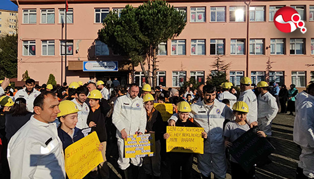 Madenden çıkıp evletlarına koştular