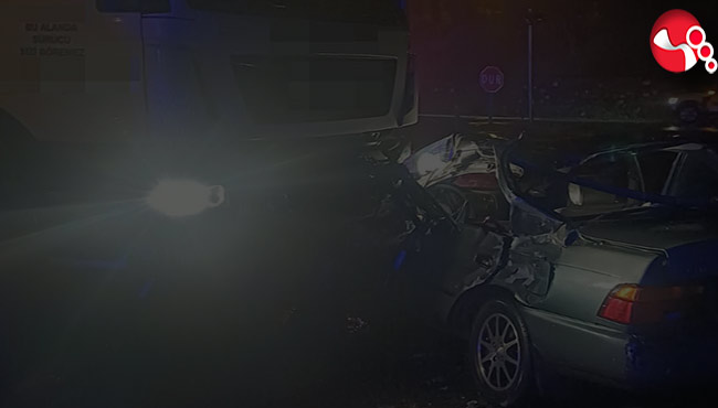 Kamyon ile otomobil çarpıştı