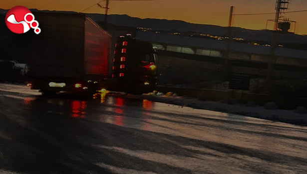 Yolu trafiğe kapattı