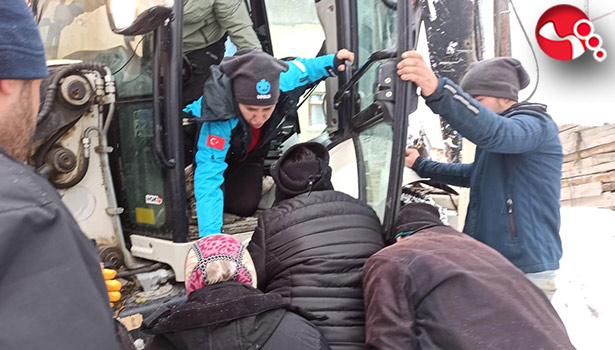 UMKE ekipleri iki hastayı hastaneye ulaştırdı