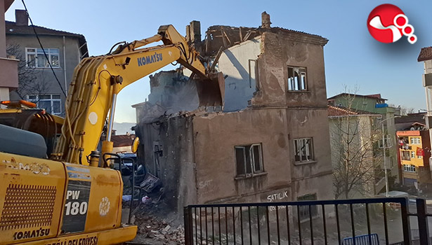 Güvenli bir şekilde yıkıldı.....