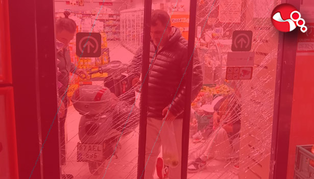 Motosiklet markete daldı!....