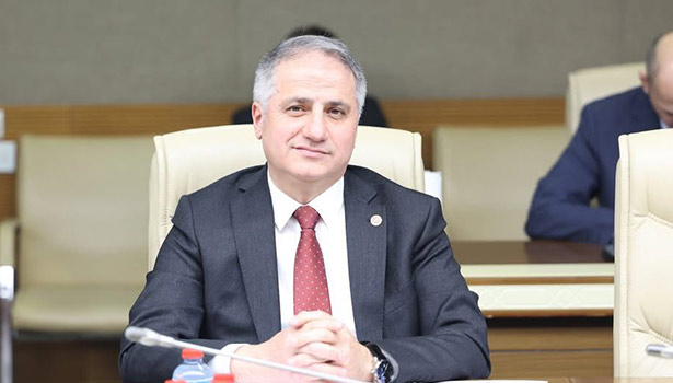 "Gazetecilerimiz, gece gündüz demeden halkımızın haber alma hakkı için emek vermektedir".