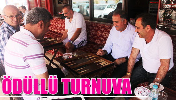 EREĞLİ'DE TATİL ÖDÜLLÜ TAVLA TURNUVASI