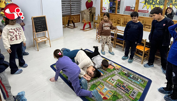 Oyuncak Müzesinde yaratıcı drama etkinlil-kleri...