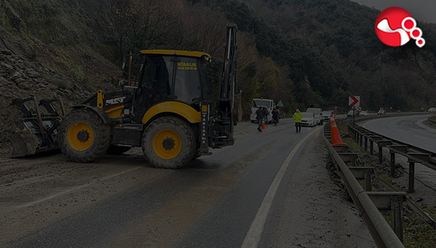 Heyelan yolu kapattı: Hasar oluştu!.....
