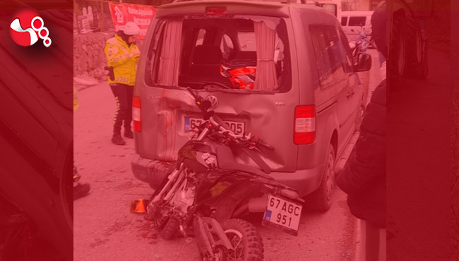 Duran kamyonete çarptı!.....