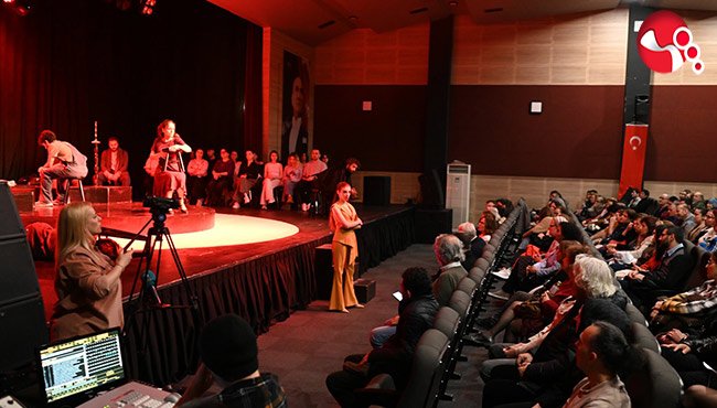 “IŞILTILI HAŞERAT” OYUNUNA BÜYÜK İLGİ!....