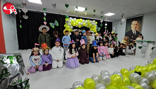 Miniklerden renkli mesaj!....