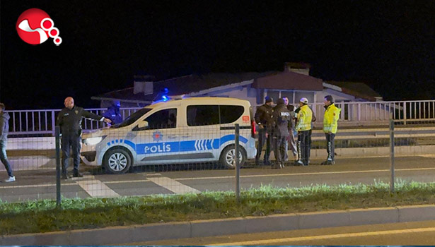 Polis aracına çarptı