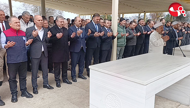 Gıyabi cenaze namazı kılındı.