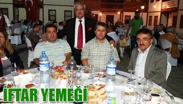 DÜZCE KAHVECİLER VE OTELCİLER ESNAF ODASI İFTAR YEMEĞİ VERDİ