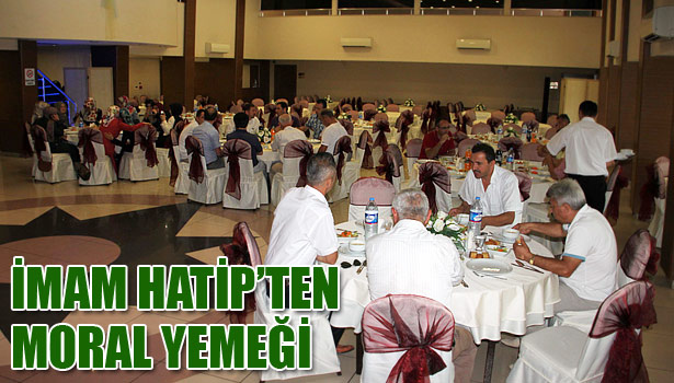 ÜNİVERSİTEYİ KAZANAN ÖĞRENCİLERE MORAL YEMEĞİ