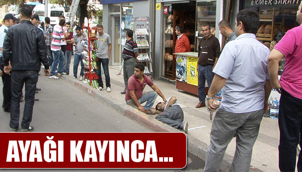 CAMİDE KAPLAMA ÇALIŞMASI YAPAN İŞÇİ KALDIRIMA DÜŞTÜ