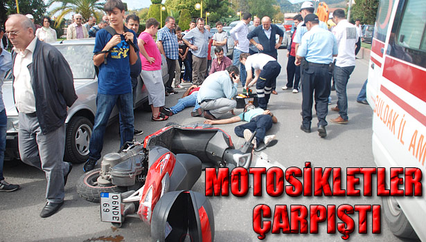 EREĞLİ'DE MOTOSİKLETLER ÇARPIŞTI