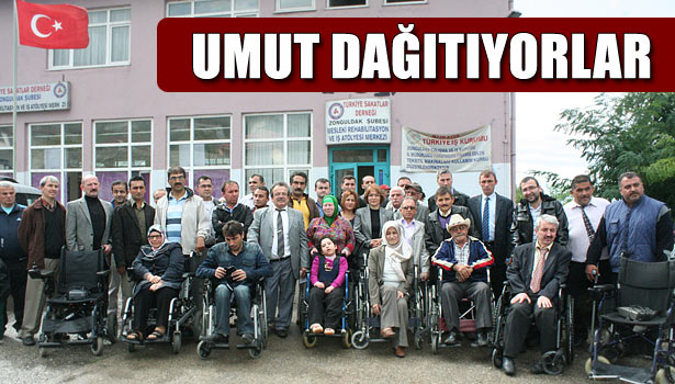 ENGELLİ VATANDAŞLARA 8 TEKERLEKLİ SANDALYE DAĞITILDI