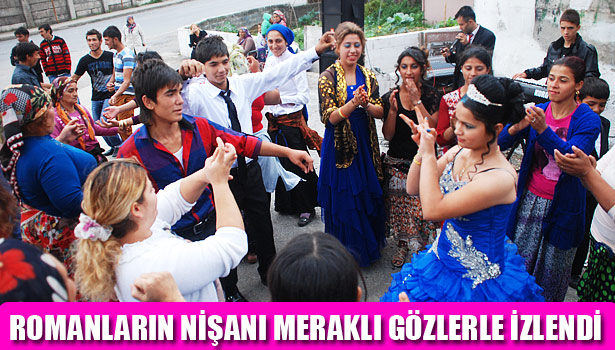 ARABESKLE DANS ETTİLER, DAVUL ZURNAYLA OYNADILAR