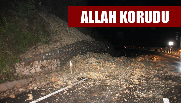 KAYA PARÇALARI ARAÇLARA ZARAR VERDİ