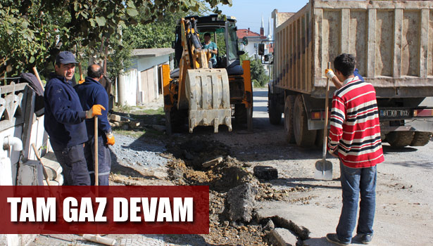 AKÇAKOCA'DA YOL BAKIM ÇALIŞMASI