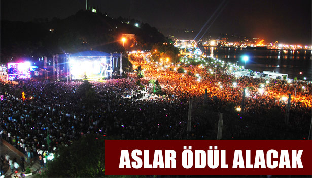 "ASLAR SAHNEYE ÇIKIYOR"