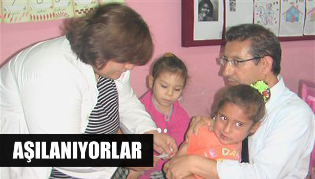 DÜZCE'DE ÖĞRENCİLER HASTALIKLARA KARŞI AŞILANIYOR