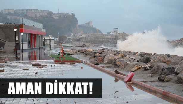 DEV DALGALAR ZARAR VERDİ