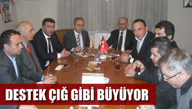 ÖZDEMİR'E DESTEK ÇIĞ GİBİ BÜYÜYOR