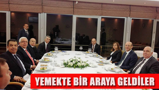 YEMEKTE BİR ARAYA GELDİLER