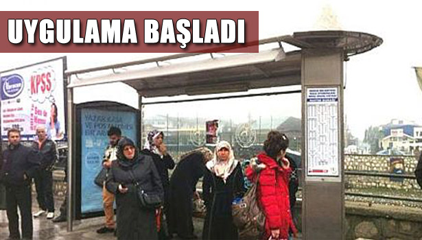 DURAKLARA OTOBÜSLERİN GEÇİŞ SAATLERİ KONULUYOR